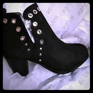 Black ankle boots Size 9